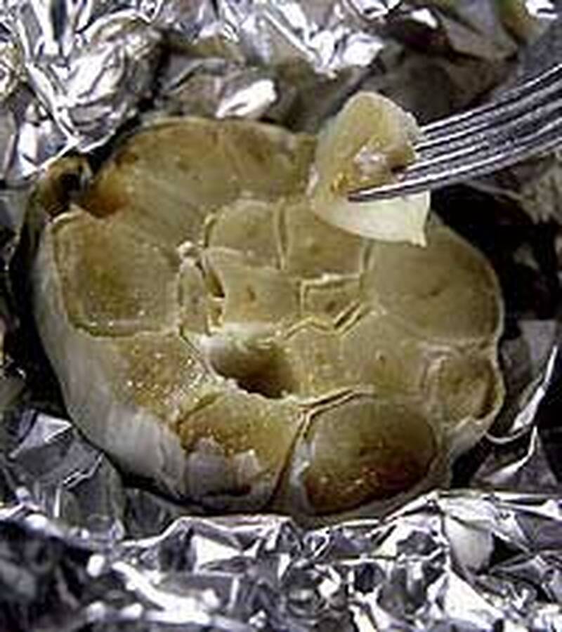 Bakad vitlök